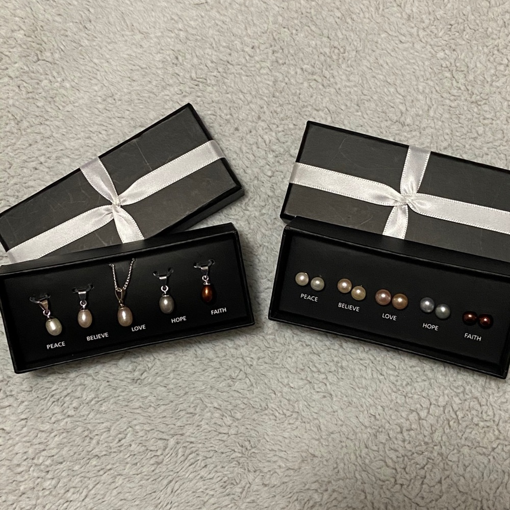 Adorable set of charms with matching earrings.